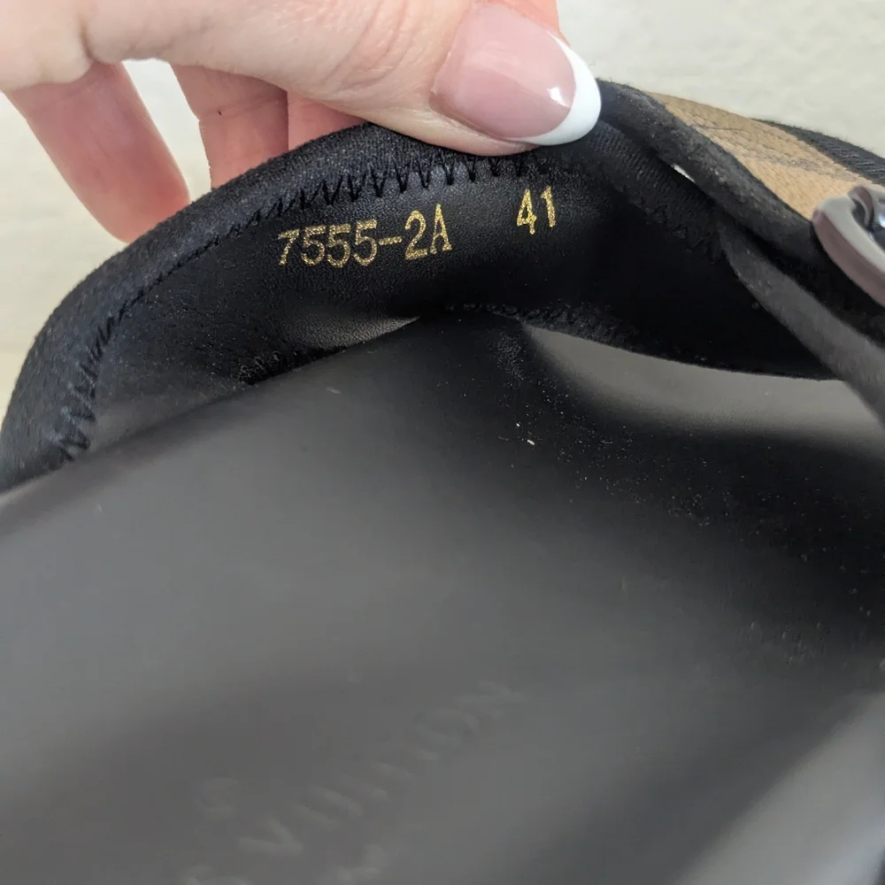 Louis Vuitton Honolulu Flat Sandals - Picture 7 of 8